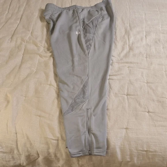 Under Armour Women's Light Gray Active Pantsuit - Picture 1 of 15